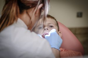 regularne wizyty u dentysty